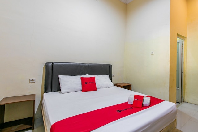 レッドドアーズ ニア プランバナン テンプル