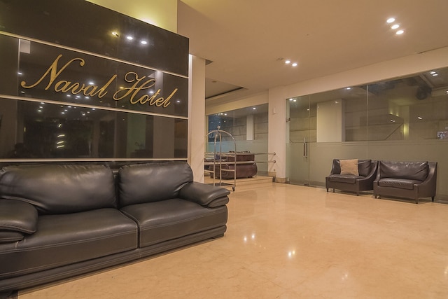 レッドドアーズ プレミアム ニア パリ ヴァン ジャワ モール