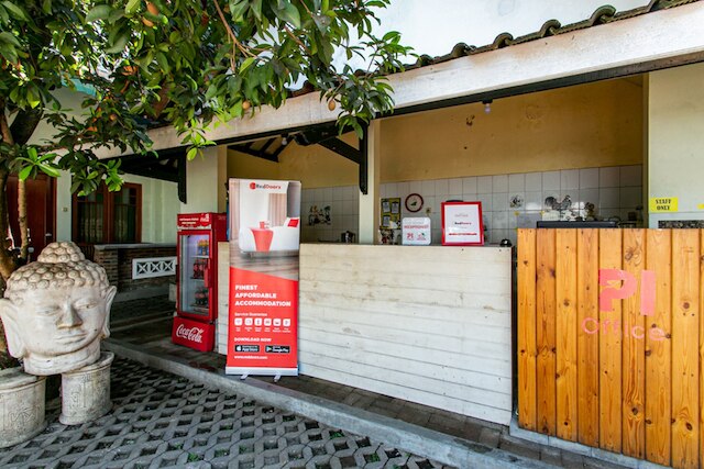 レッドドアーズ プラス ニア タマン サリ 2