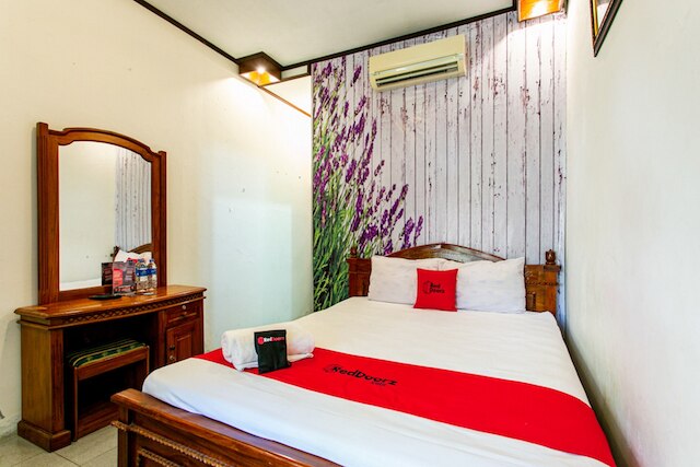 レッドドアーズ プラス ニア タマン サリ 2