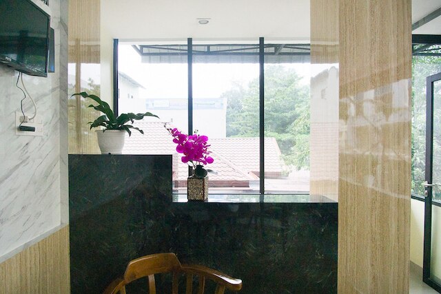 レッドドアーズ アット RS アダム マリク メダン