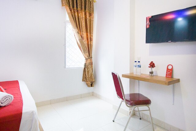 レッドドアーズ アット RS アダム マリク メダン