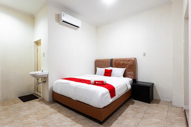 レッドドアーズ ニア ユキ シンパン ラヤ モール メダン 2