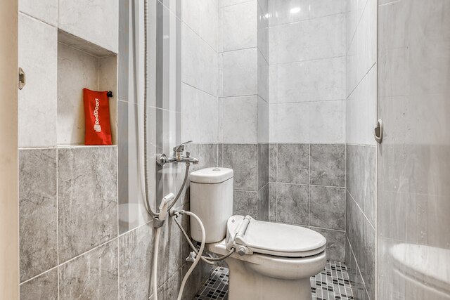 かつてのReddoorz ビヌスアングレック2近く