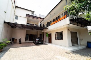 クールコスト シャリア ニア アルン アルン コタ バンドン