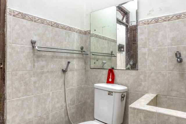 レッドドアーズ シャリア アット ラヤ タジェム マグウォ