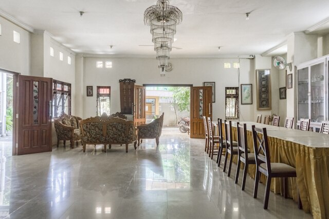 レッドドアーズ シャリア アット ラヤ タジェム マグウォ