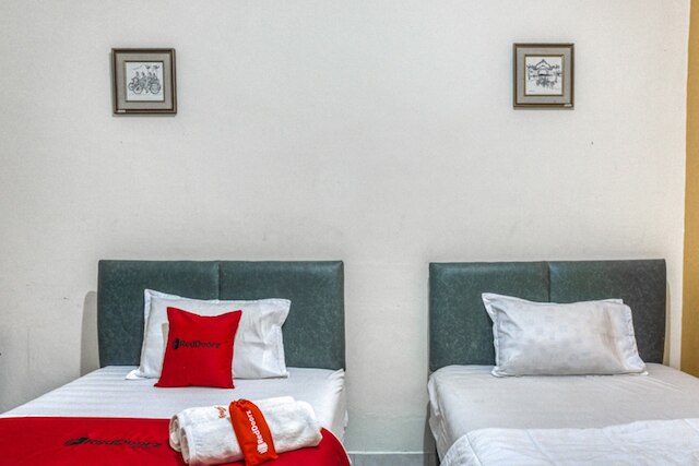 レッドドアーズ シャリア アット ラヤ タジェム マグウォ