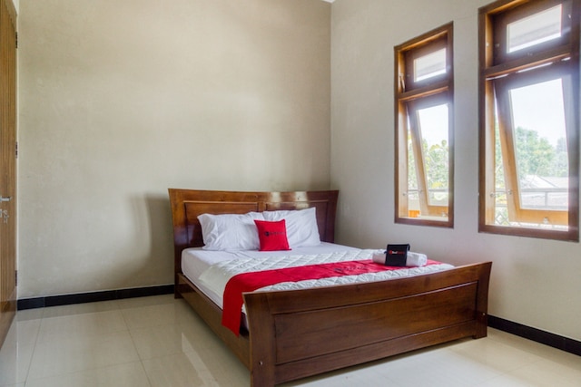 レッドドアーズ アット ジャカル アタス KM 10