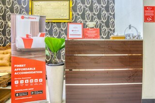 レッドドアーズ アット ジャカル アタス KM 10