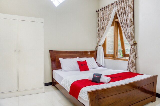 レッドドアーズ アット ジャカル アタス KM 10