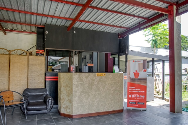 レッドドアーズ ニア パララヤン バトゥ