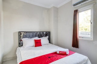 レッドドアーズ ニア コョンドンチャトゥール バス ステーション