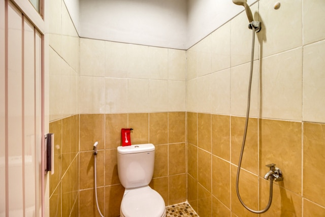 レッドドアーズ ニア コョンドンチャトゥール バス ステーション