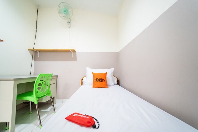 クールコスト ニア BTC ファッション モール 2