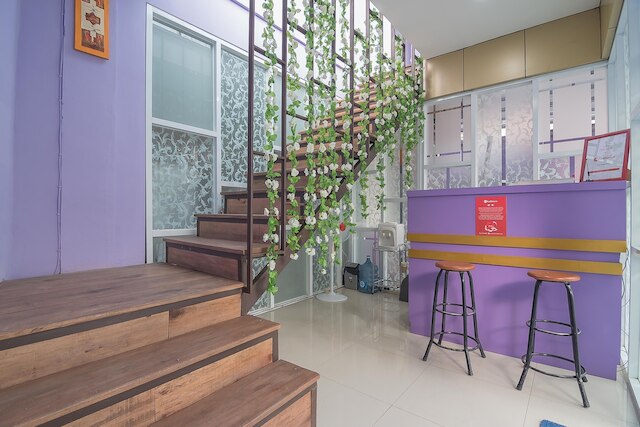 レッドドアーズ アット ガトット スブロト ストリート バンドン 2