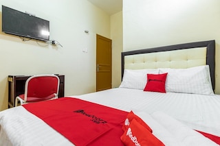 レッドドアーズ シャリア アット ジャラン セティアブディ メダン 3