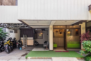 レッドドアーズ ニア アルン アルン バンドン 2