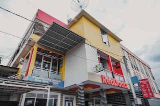 レッドドアーズ アット ジャラン STM メダン