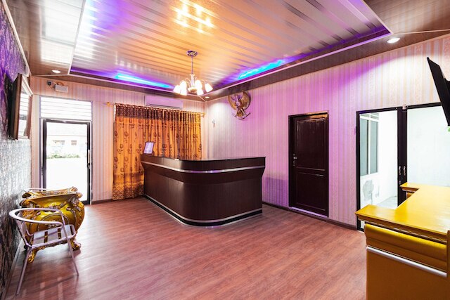 レッドドアーズ プラス ニア ウニベルシタス メトディスト メダン