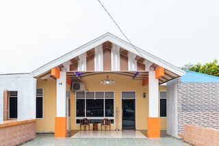 レッドドアーズ プラス ニア ウニベルシタス メトディスト メダン