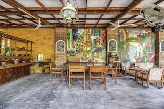 レッドドアーズ ホステル ニア アデスチプト エアポート ジョグジャカルタ