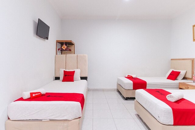 レッドドアーズ アット ジャラン モジョパヒット メダン