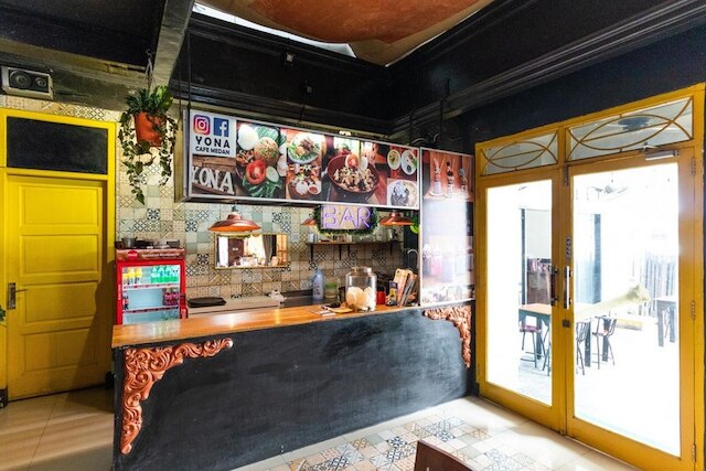 レッドドアーズ アット ジャラン モジョパヒット メダン