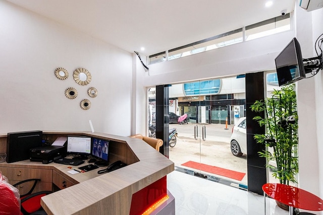 レッドドアーズ プラス アット セントリウム カタムソ メダン