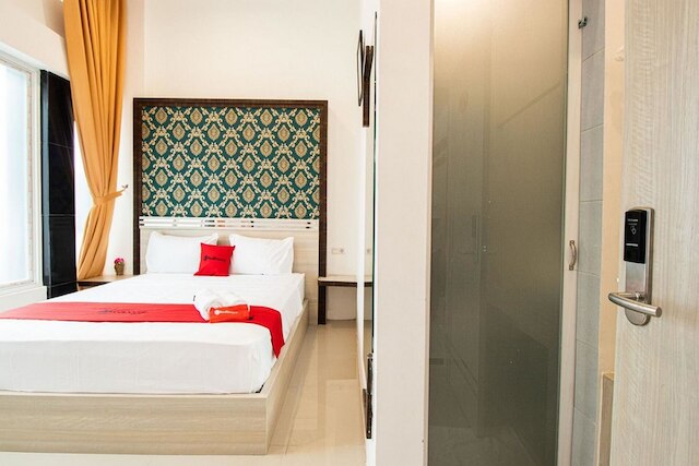 レッドドアーズ プラス アット セントリウム カタムソ メダン