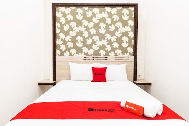 レッドドアーズ プラス アット セントリウム カタムソ メダン