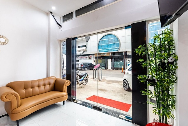 レッドドアーズ プラス アット セントリウム カタムソ メダン