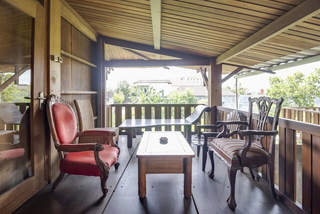 レッドドアーズ アット オマー カユ ホームステイ