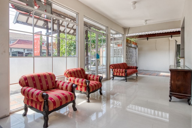 レッドドアーズ ニア マリオボロ トゥグ ステーション ジョグジャ 2