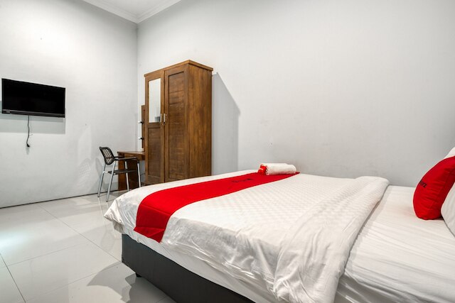 レッドドアーズ ニア スラバヤ ズー