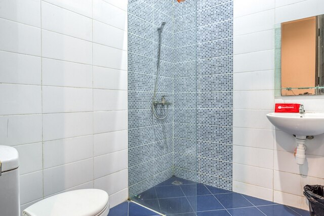 レッドドアーズ ニア スラバヤ ズー