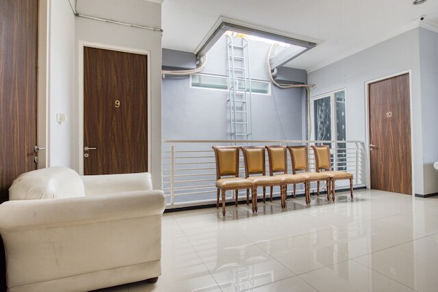 レッドドアーズ ニア スラバヤ ズー