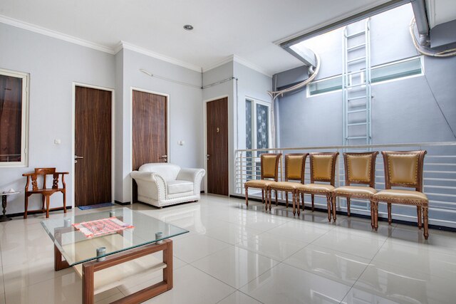 レッドドアーズ ニア スラバヤ ズー