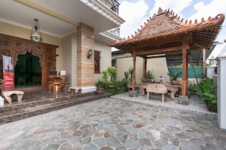 レッドドアーズ シャリア ニア エグクッT トール バニュマニク