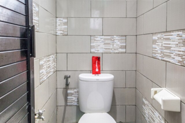 レッドドアーズ ホステル ニア スタディオン マンダラ クリダ ジョグヤ