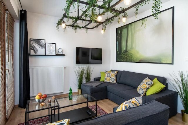 アパートメンツ ラコウィカ Aフ YOー