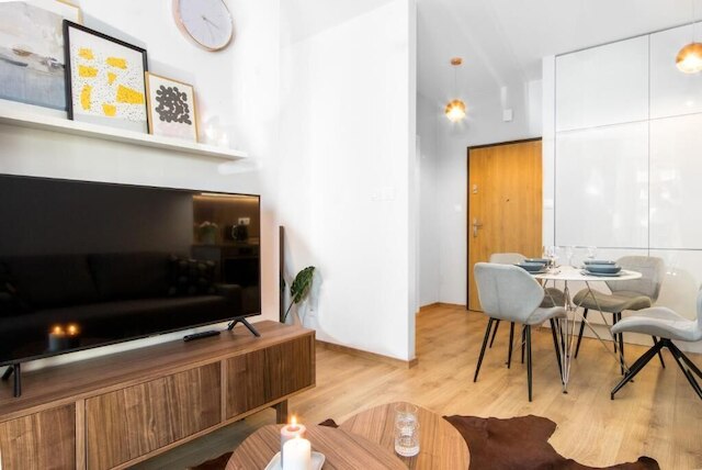 アパートメンツ ラコウィカ Aフ YOー