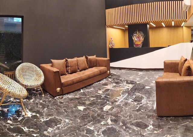 クザール コーポレート ホテル