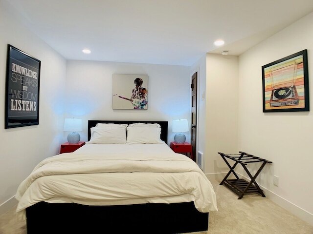 フィニウッド ベースメント ハイダウェイ - ズー ミーツ レイク