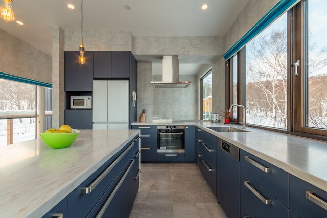 OFF - PISTE CHALET by H2 Life