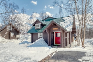 TANOSHII CHALET by H2 Life