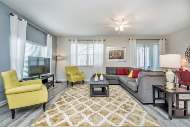 スタニング レイクビュー タウンホーム W / プライベート プール !