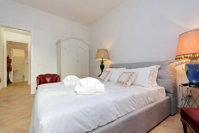 ナヴォーナ - WR アパートメンツ