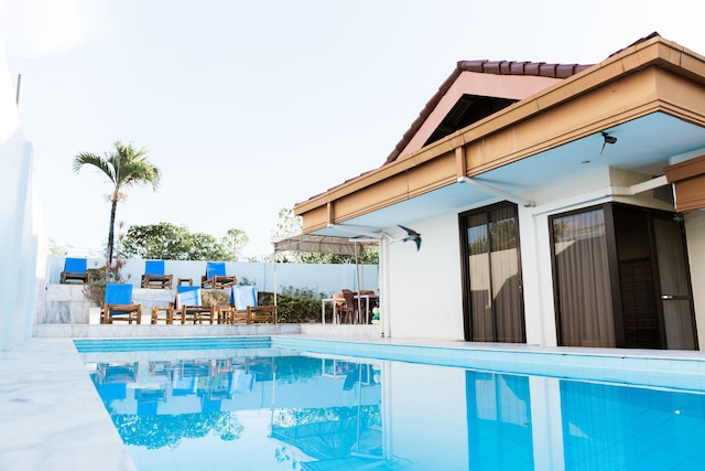 シービュー ヒルズ ラグジュアリー アパートメンツ & ルームズ