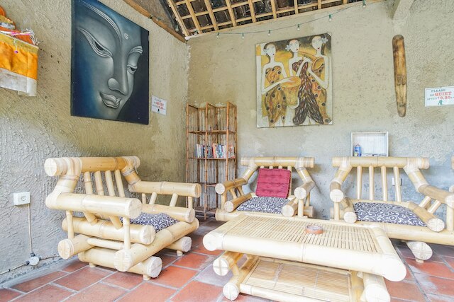 パディパディホステル & バー